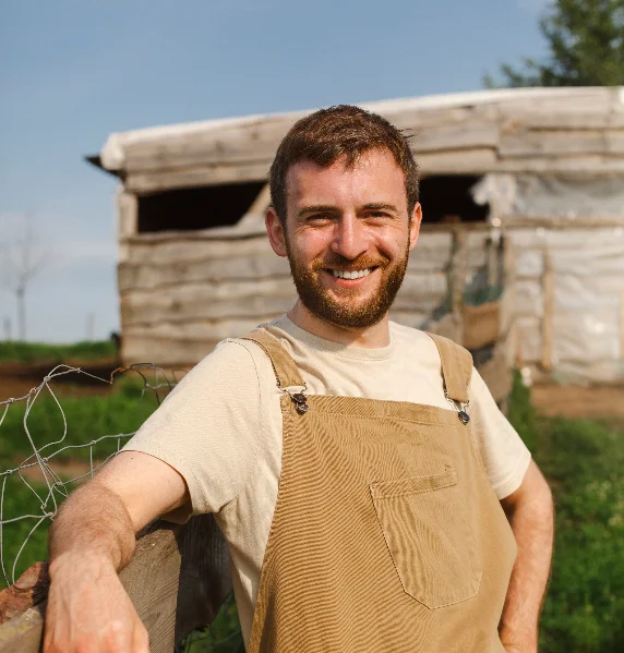 Photo d'un héliciculteur